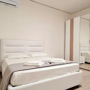 https://farahs-house.hotelinveneto.com